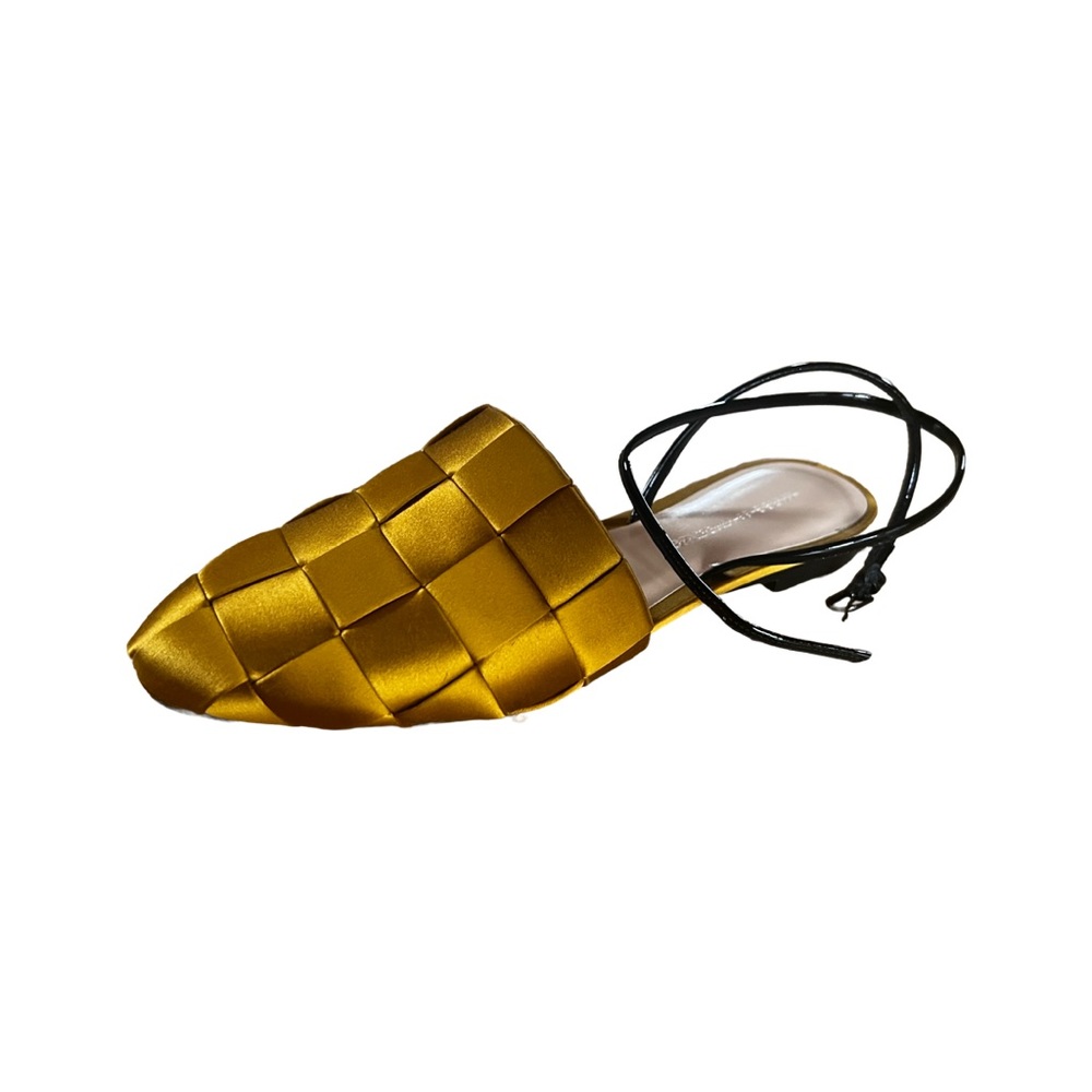 Marco de Vincenzo
Basket Weave Yellow Sandals size 9 flats